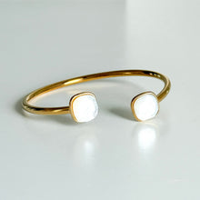 Load image into Gallery viewer, Arianna Semiprecious Stones Bangle Bracelet | Mother of Pearl