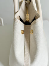 Cargar imagen en el visor de la galería, Amanda Canvas Handbag | Ivory