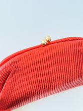 Load image into Gallery viewer, Pochette Pleated Metallic Clutch Handbag | Red