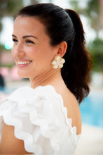 Load image into Gallery viewer, Sand Dollar Seashell Earrings