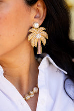 Cargar imagen en el visor de la galería, Gold Palm Tree Beaded Earrings