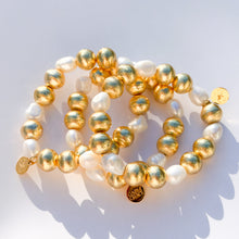 Charger l'image dans la galerie, Freshwater Pearl & Brushed Gold Beaded Stretch Bracelet