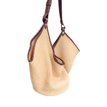 Cargar imagen en el visor de la galería, Raffia Large Tote Handbag | Chocolate