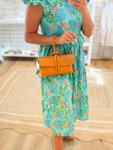 Cargar imagen en el visor de la galería, Wristlet Leather Handbag | Camel