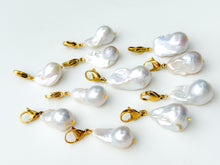 Load image into Gallery viewer, Baroque Pearl Removable Charm Pendant