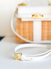 Cargar imagen en el visor de la galería, Petite Sorrento Wicker Handbag | White