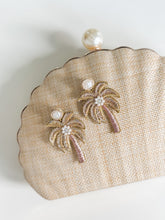 Cargar imagen en el visor de la galería, Gold Palm Tree Beaded Earrings