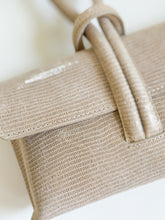 Cargar imagen en el visor de la galería, Wristlet Leather Handbag | Beige Snakeskin
