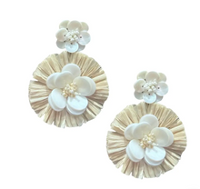 Load image into Gallery viewer, Seaside Seashell Earrings