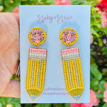 Charger l'image dans la galerie, Boucles d’oreilles crayon jaune professeur