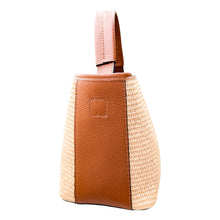 Cargar imagen en el visor de la galería, Julia Raffia and Leather Handbag | Brown
