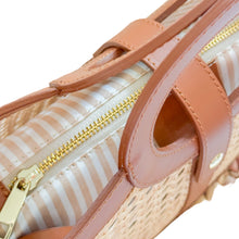 Cargar imagen en el visor de la galería, La Rochelle Cane Rattan Handbag | Chesnut
