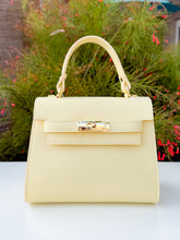 Load image into Gallery viewer, Giuliana Leather Handbag | Butter Yellow
