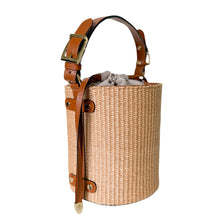 Charger l'image dans la galerie, Raffia and Leather Bucket Handbag | Brown
