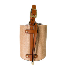 Charger l'image dans la galerie, Raffia and Leather Bucket Handbag | Brown
