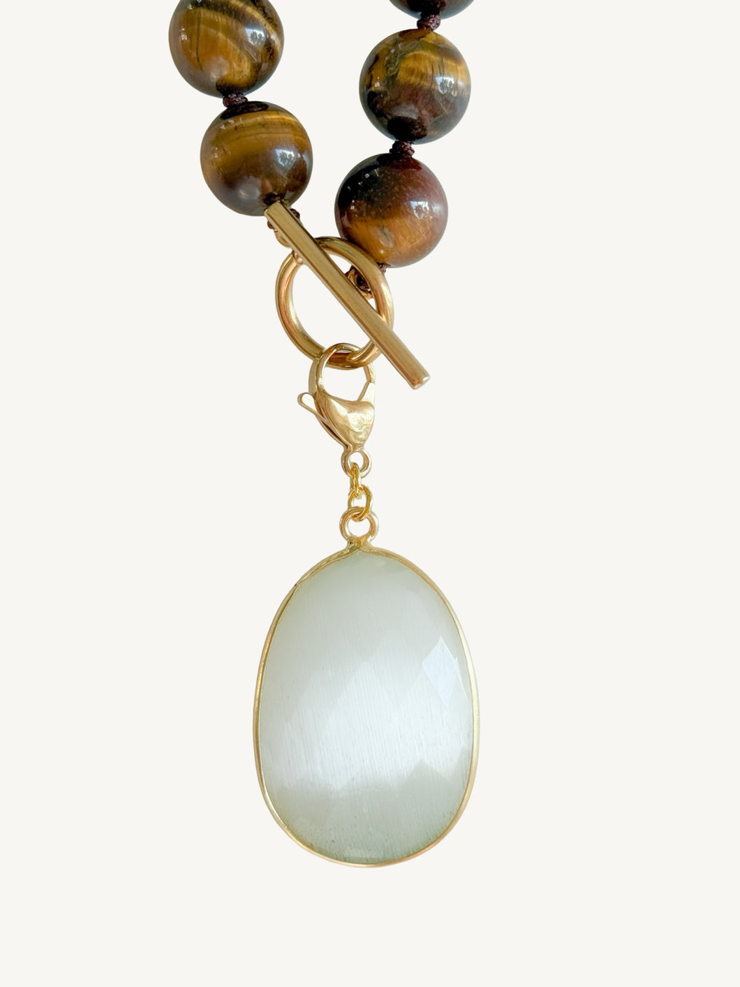 Oval Cat Eye Stone Pendant | White