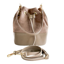 Cargar imagen en el visor de la galería, Turin Suede and Leather Handbag | Beige
