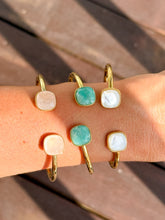 Cargar imagen en el visor de la galería, Arianna Semiprecious Stones Bangle Bracelet | Amazonite
