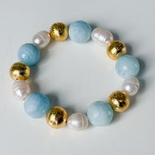 Charger l'image dans la galerie, Aquamarine and Fresh Water Pearls Bracelet
