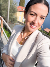 Charger l'image dans la galerie, Mother of Pearl Knotted Gemstone Necklace
