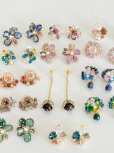 Charger l&#39;image dans la galerie, Jocelyn Sparkle Crystal Earrings
