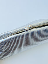 Load image into Gallery viewer, Pochette Pleated Metallic Clutch Handbag | Silver
