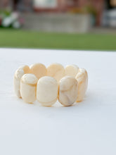 Cargar imagen en el visor de la galería, Ophelia Resin Bracelets
