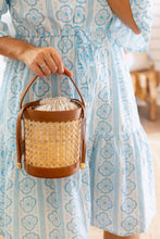 Cargar imagen en el visor de la galería, Monaco Rattan Bucket Handbag | Cane Chesnut
