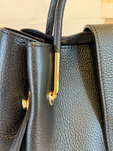 Charger l'image dans la galerie, Camila Leather Handbag | Black
