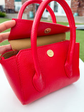 Cargar imagen en el visor de la galería, Petite Alessandra Leather Handbag | Red
