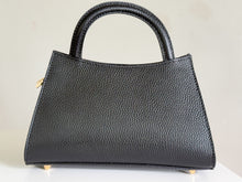 Cargar imagen en el visor de la galería, Donatella Raffia &amp; Leather with Horsebit Detail Handbag | Black
