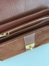 Cargar imagen en el visor de la galería, Freya Suede Top-Handle Bag | Coffee
