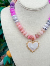 Cargar imagen en el visor de la galería, Rondelle Beads Necklace with Heart Charm | Blue Seashell
