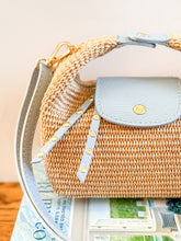 Cargar imagen en el visor de la galería, Sicily Raffia Handbag | Carolina Blue
