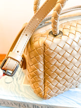 Charger l'image dans la galerie, Alessandra Boston Handbag Style | Taupe
