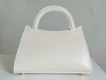 Load image into Gallery viewer, Donatella Raffia &amp; Leather Top Handle Handbag | Ivory
