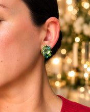 Cargar imagen en el visor de la galería, Eva Crystal Cluster Earrings | Emerald
