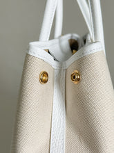 Load image into Gallery viewer, Amanda Canvas Handbag | White
