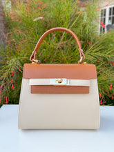 Load image into Gallery viewer, Giuliana Leather Handbag | Champagne &amp; Cognac
