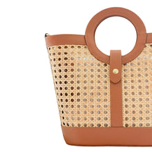 Cargar imagen en el visor de la galería, La Rochelle Cane Rattan Handbag | Chesnut

