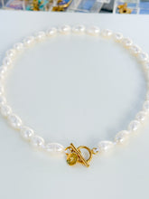 Load image into Gallery viewer, Fresh Water Pearls  Knotted Necklace
