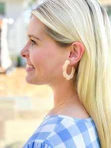 Scalloped Raffia Hoop Earrings | Natural