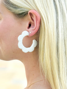 Scalloped Raffia Hoop Earrings | White