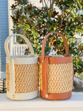 Charger l&#39;image dans la galerie, Monaco Rattan Bucket Handbag | Braided Chestnut
