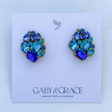 Cargar imagen en el visor de la galería, Eva Crystal Cluster Earrings | Blue
