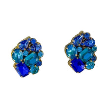 Cargar imagen en el visor de la galería, Eva Crystal Cluster Earrings | Blue
