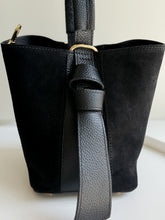 Charger l&#39;image dans la galerie, Milan Suede and Leather Handbag | Black
