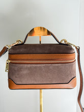 Cargar imagen en el visor de la galería, Perugia Suede and Leather Handbag | Coffee and Brown

