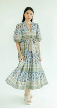 Load image into Gallery viewer, OAKLEIGH DRESS | GOLDEN HOUR

