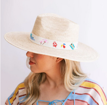 Cargar imagen en el visor de la galería, Beach Days Palm Hat
